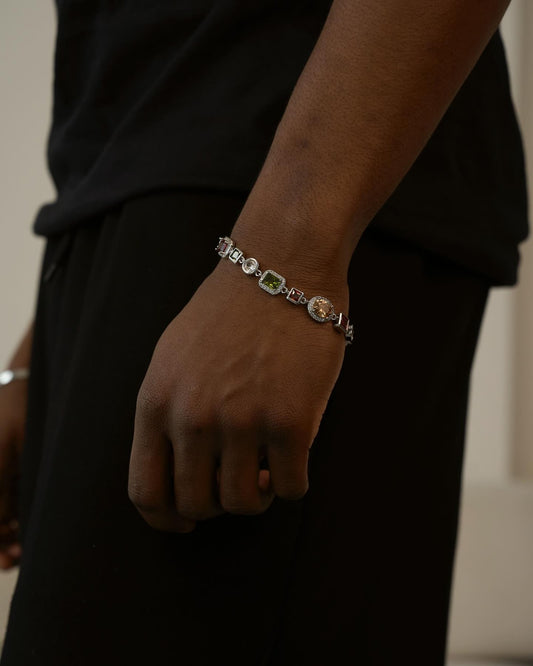 Bracelet en argent avec pierres précieuses